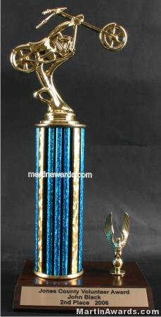 Blue Single Column Chopper Motorcycle With 1 Eagle Trophy