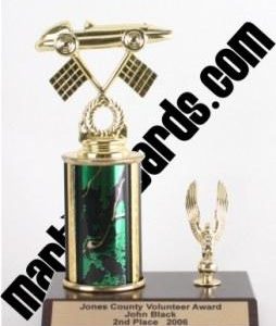 Green Single Column Pinewood Derby Car With 1 Eagle Trophy